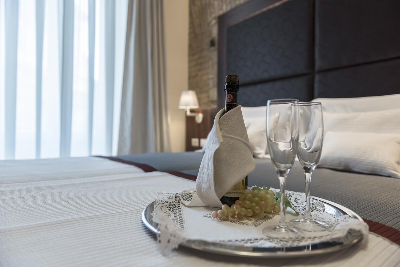 Navona Luxury Couette-café