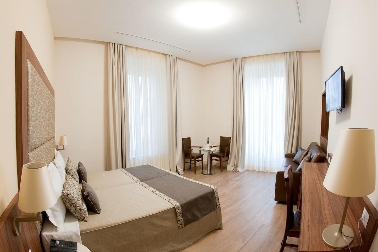 Navona Luxury Couette-café