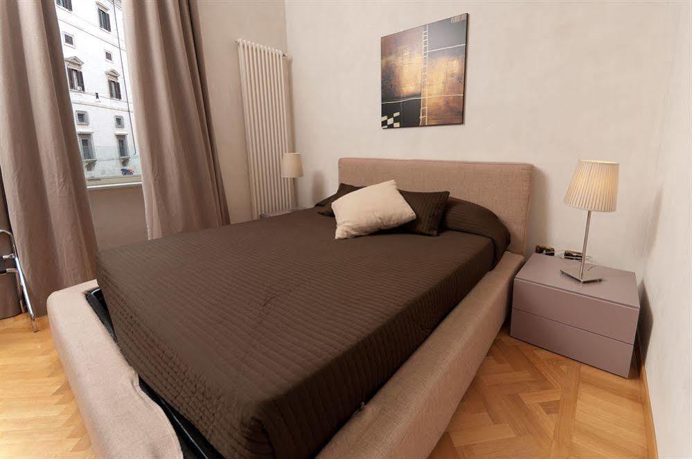 Apartment Dimora Storica Palazzo Marescalchi Belli Rome
