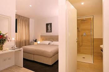 Guest house Suites Rome 4*