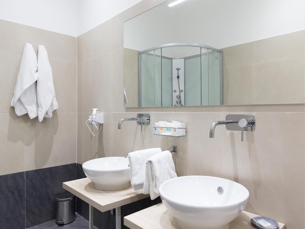 Venustas Hotel 3*