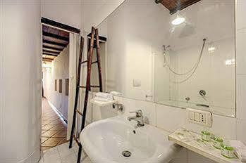 Casa de hóspedes Residenza Domizia 3*