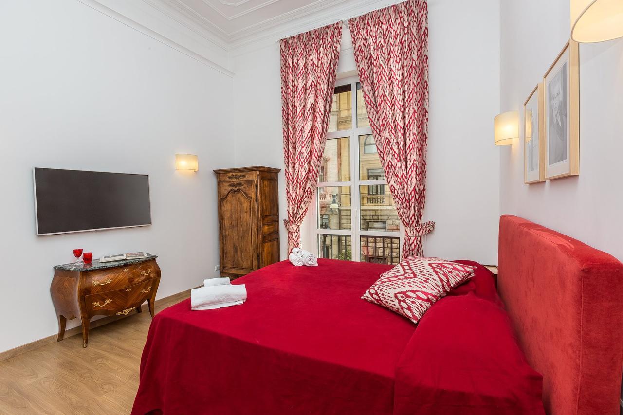 Prestigious Via Barberini Apartment *