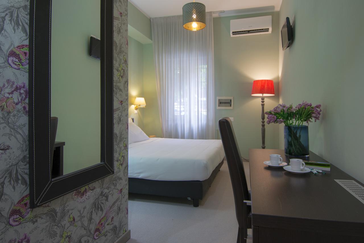 Delle Camerie 2* Roma