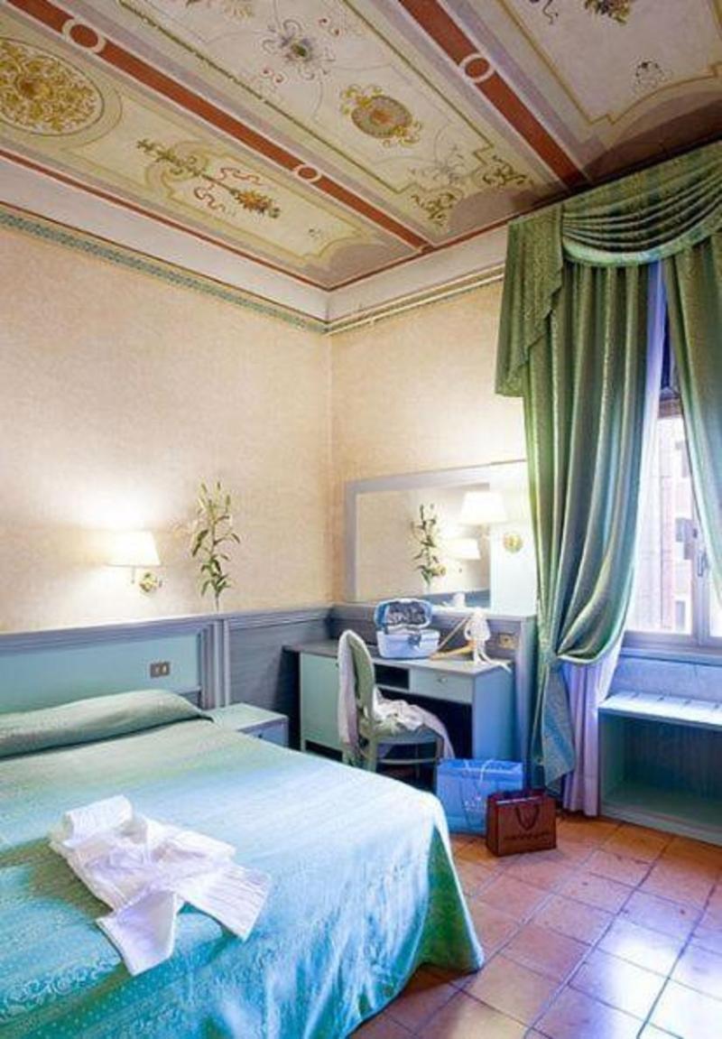Hotel Zara 3*