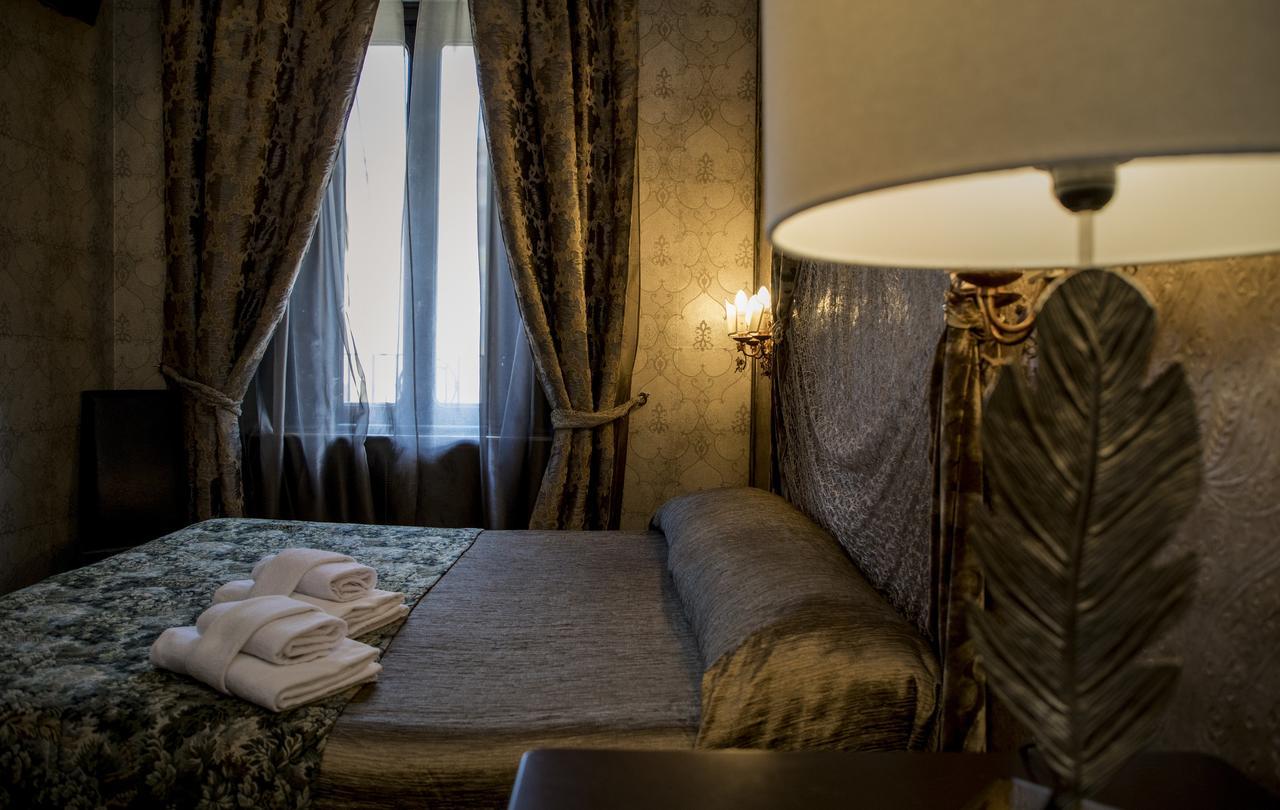 Antica Dimora Delle Cinque Lune Hotel