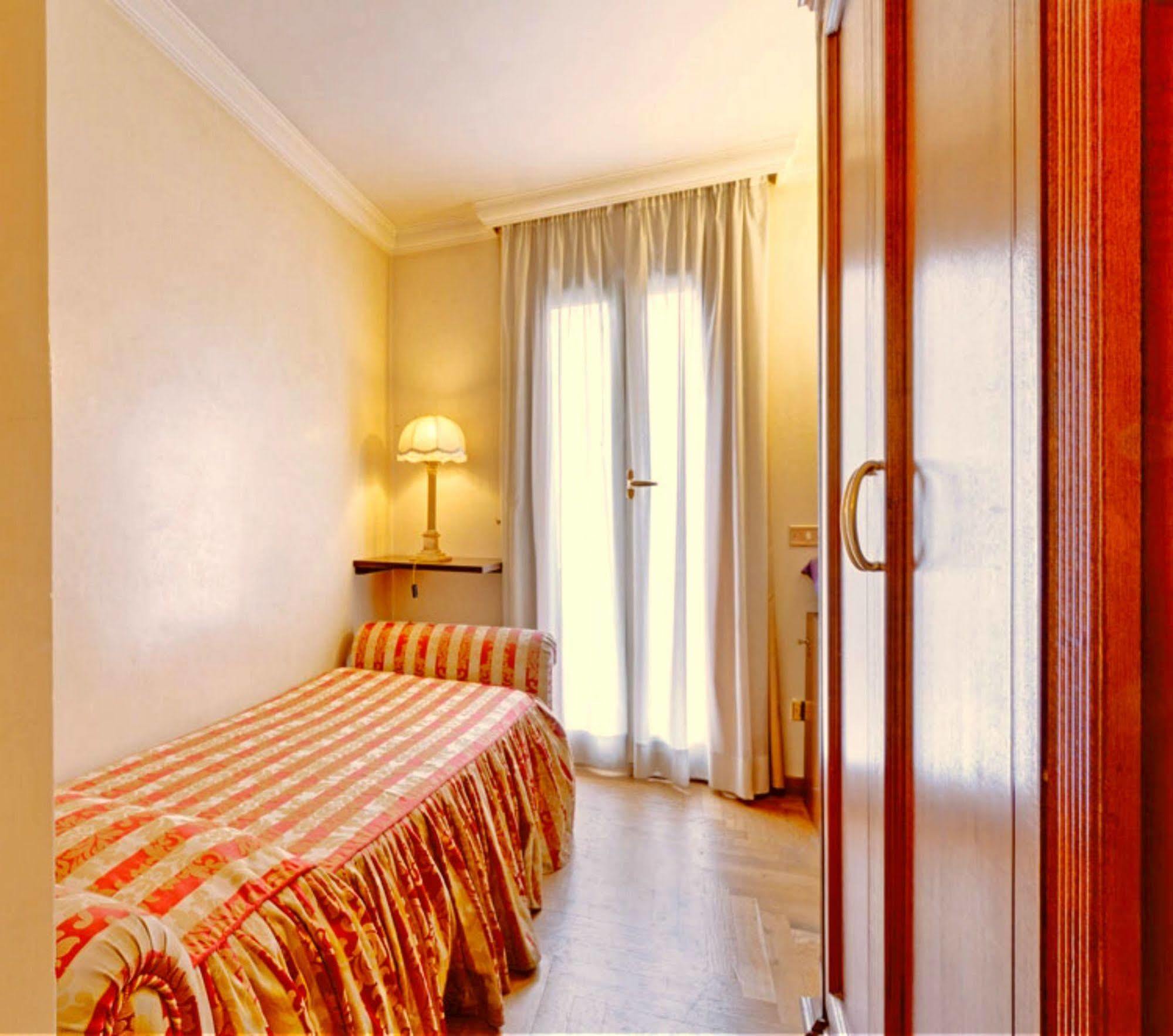 Hotel Cinquantatre 3*
