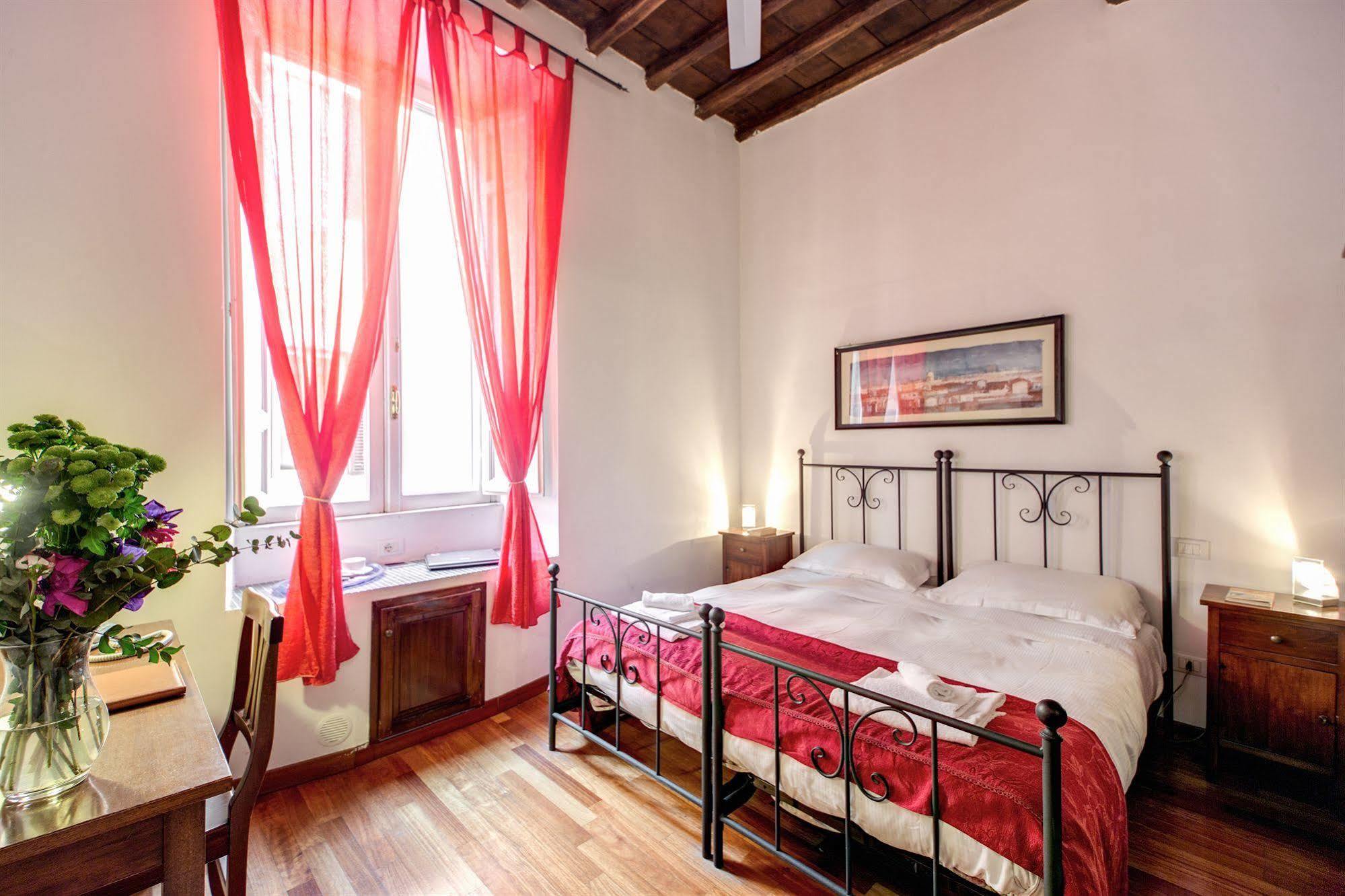 Casa de hóspedes Residenza Domizia 3*