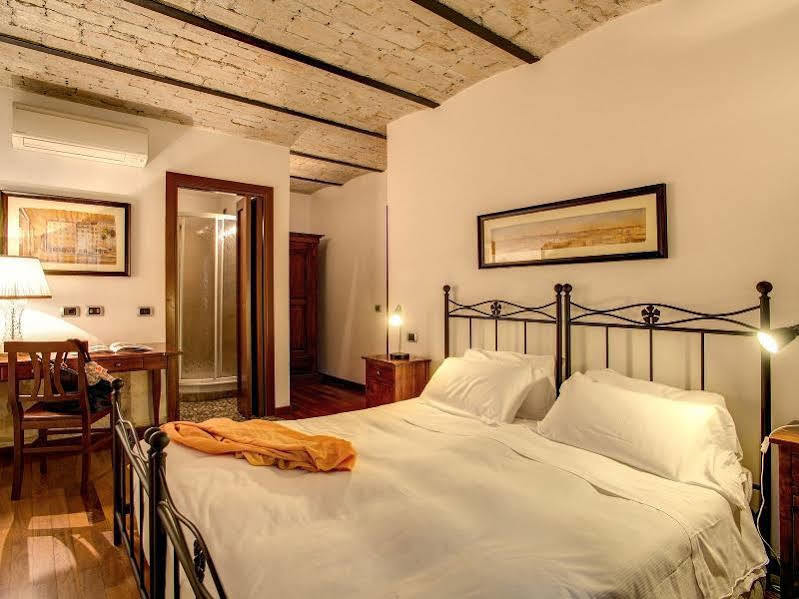 Casa de hóspedes Residenza Domizia 3*