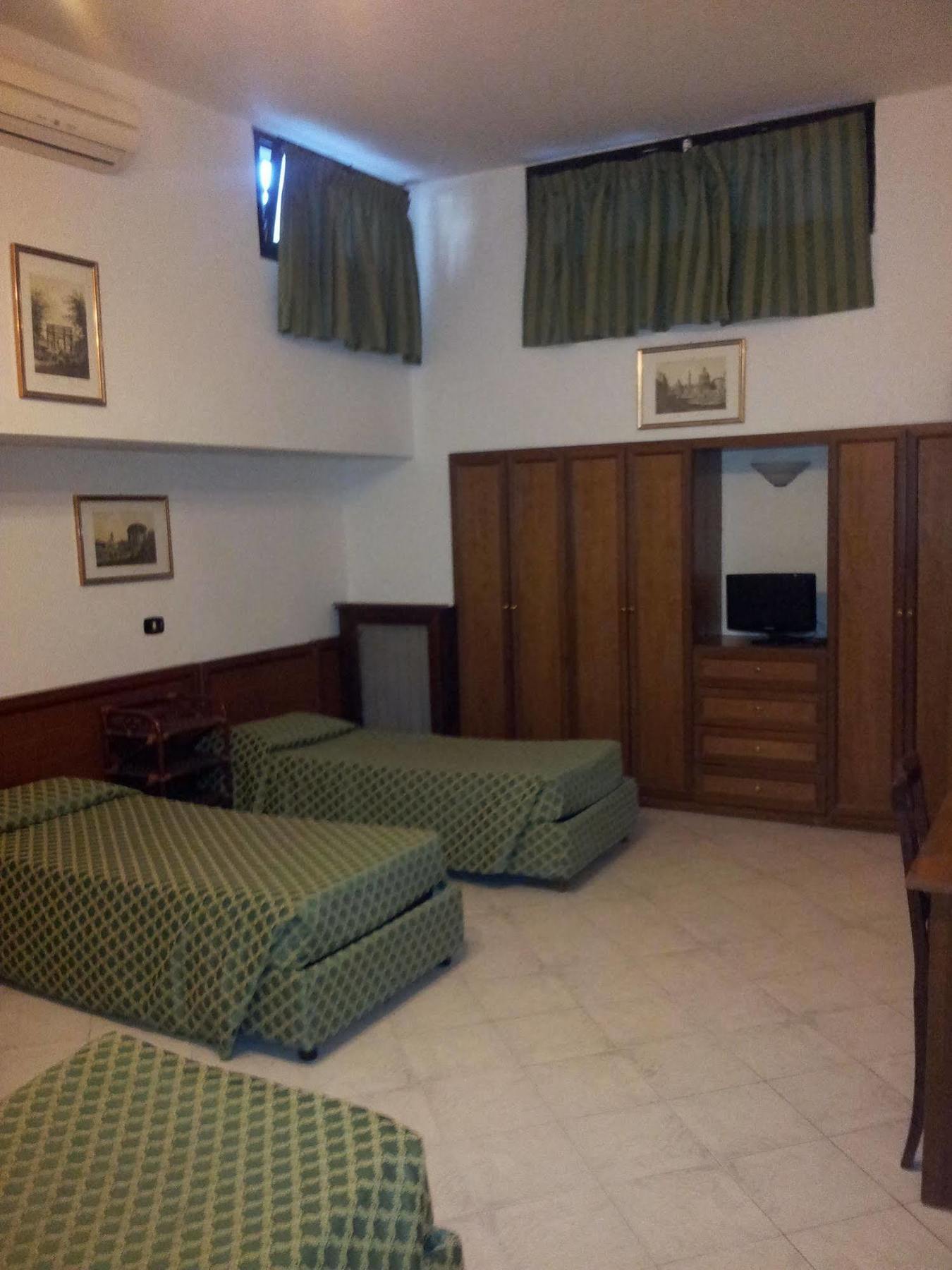 Octavia Hotel 3*