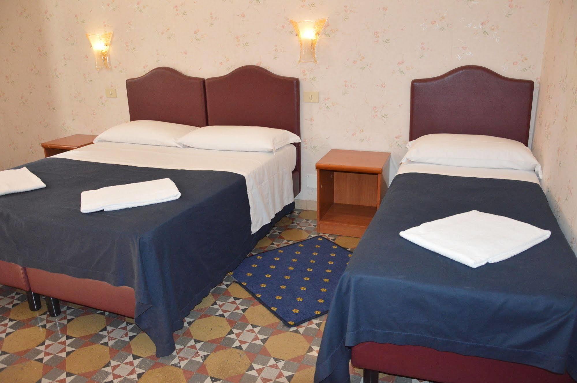 Texas Hotel 2*