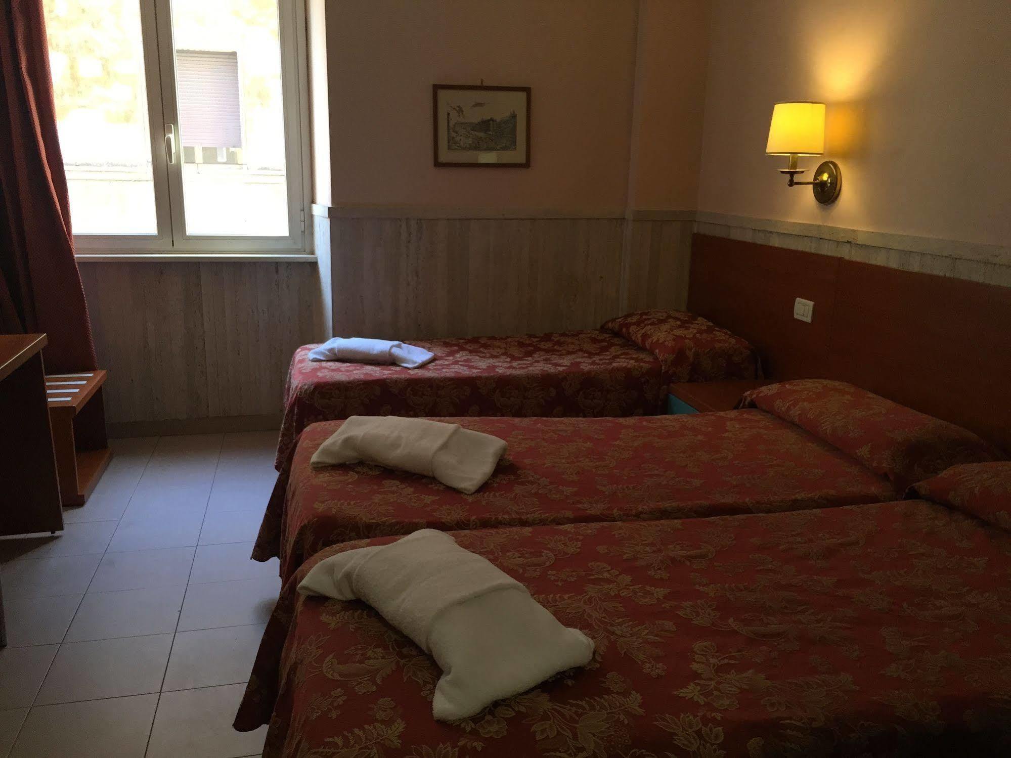 Pyramid Hotel 3*