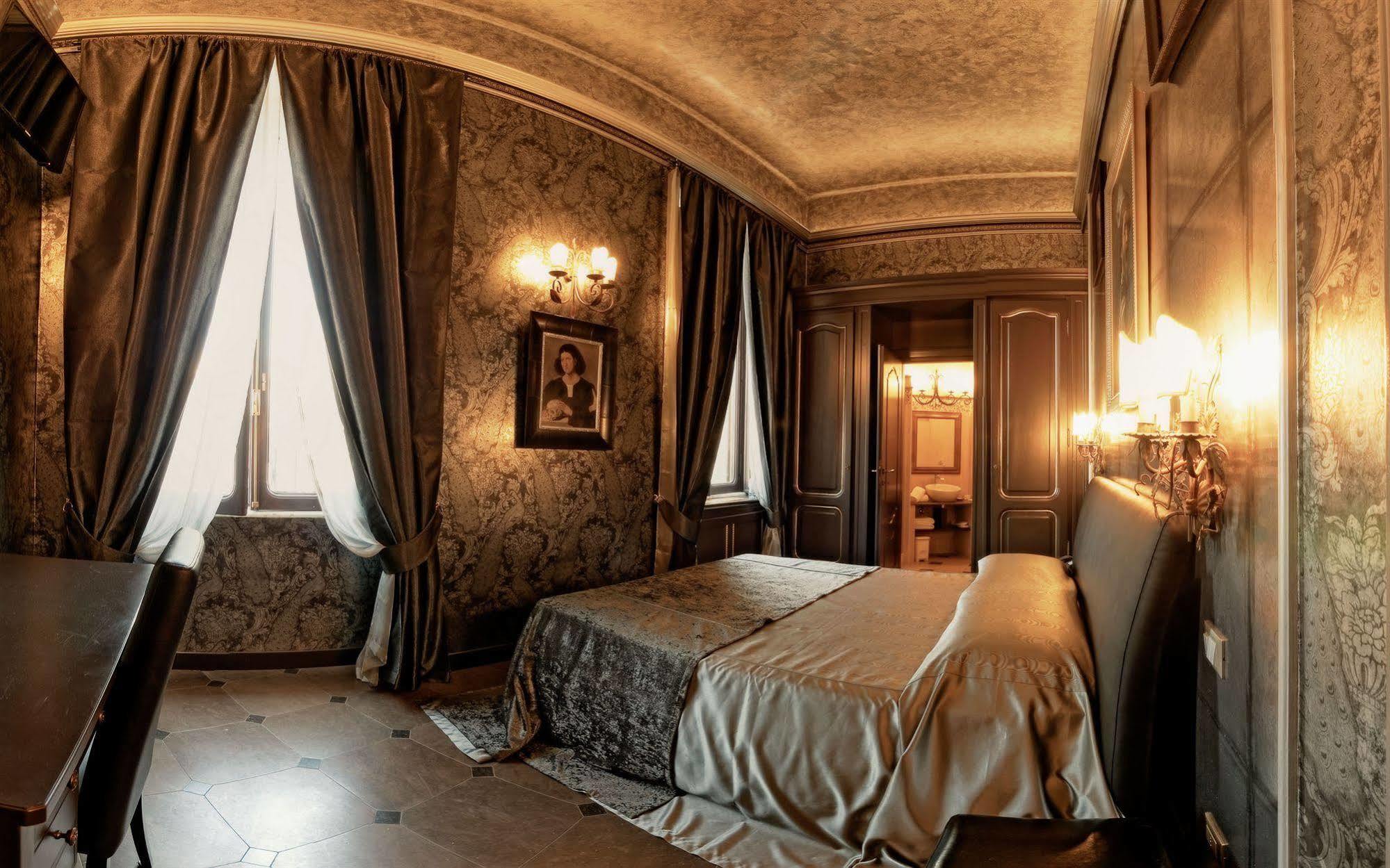 Antica Dimora Delle Cinque Lune Hotel