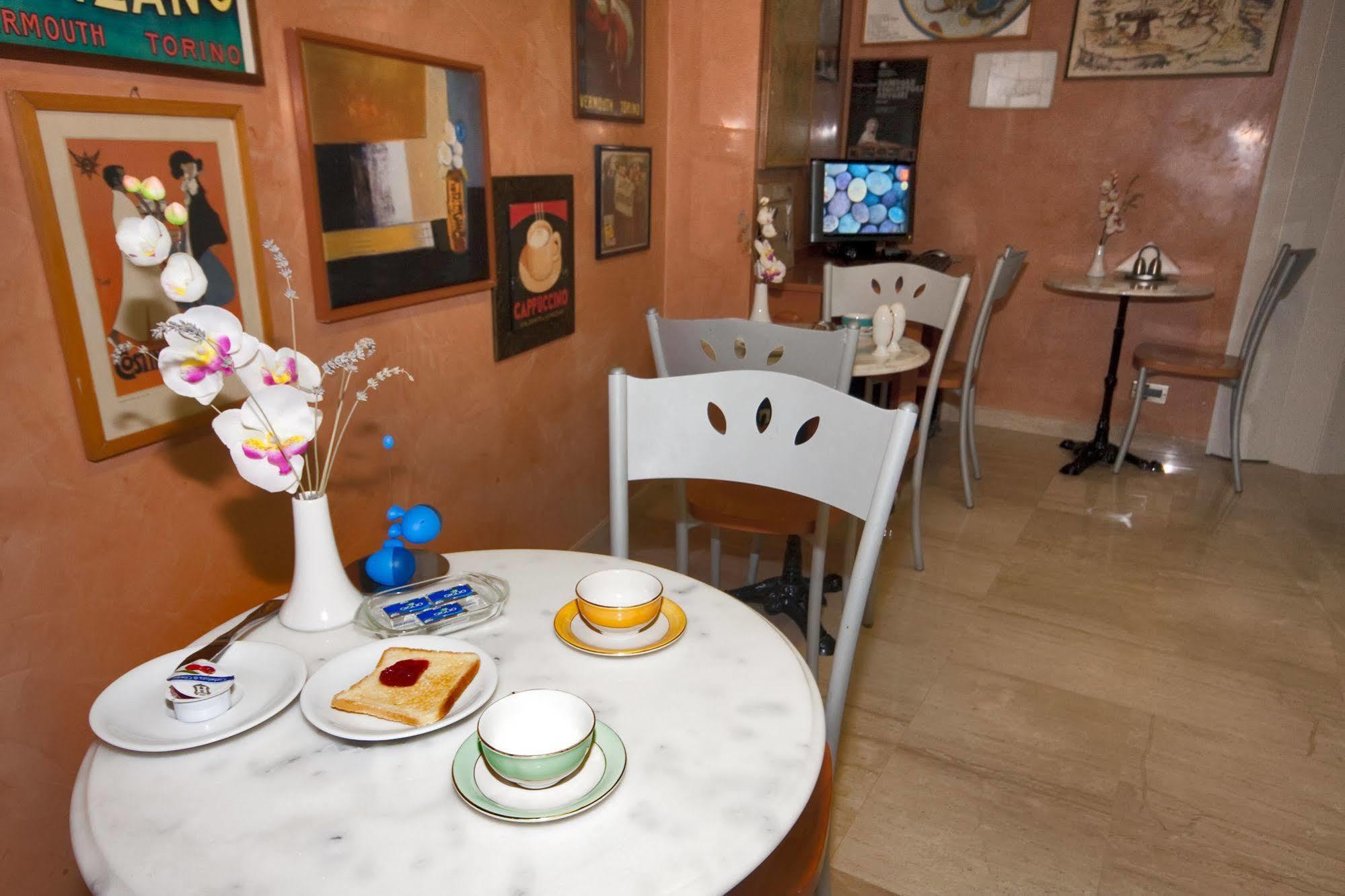 Acomodação com café da manhã  Domusamor Colosseo