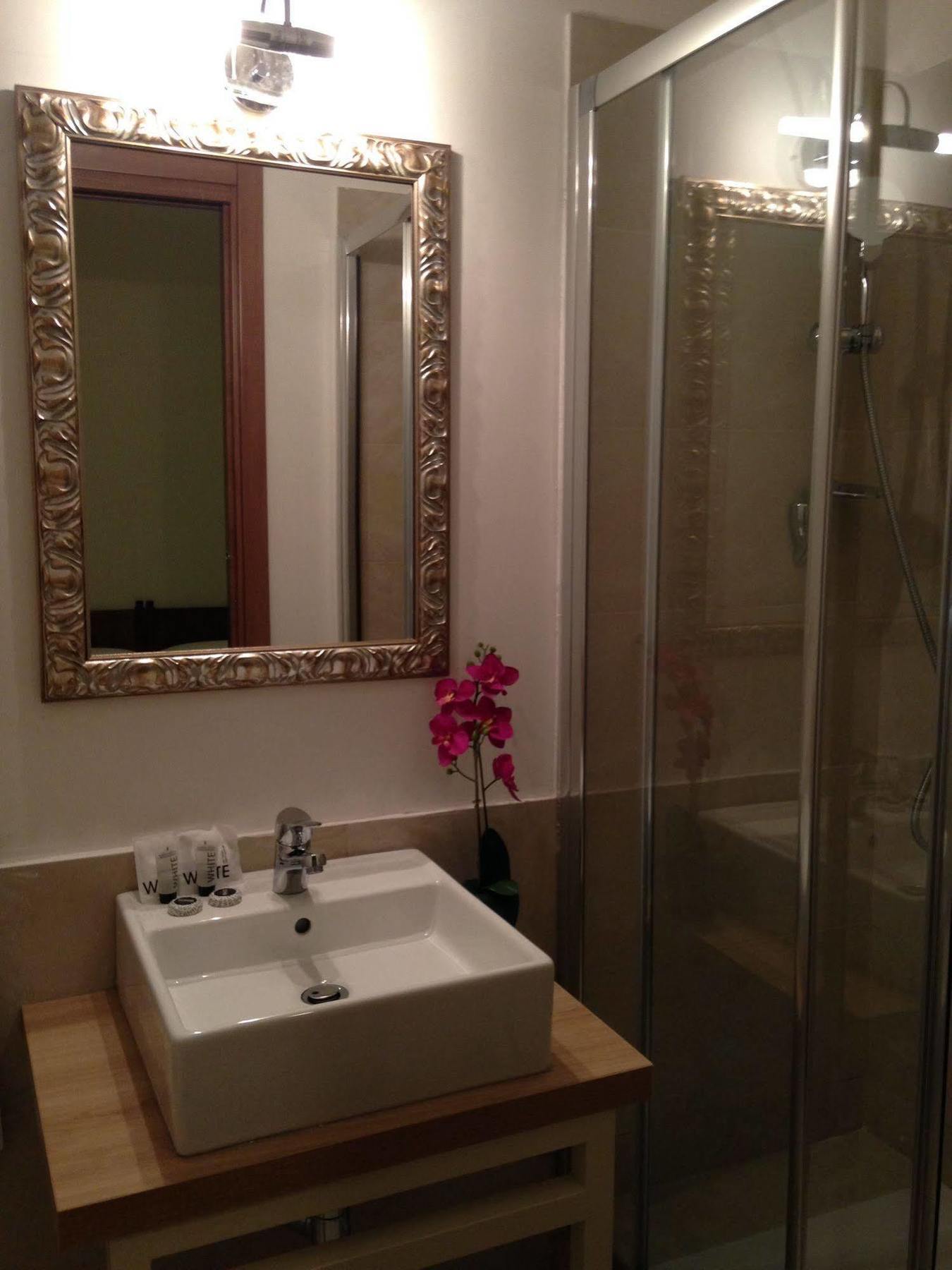 Marvi Hotel