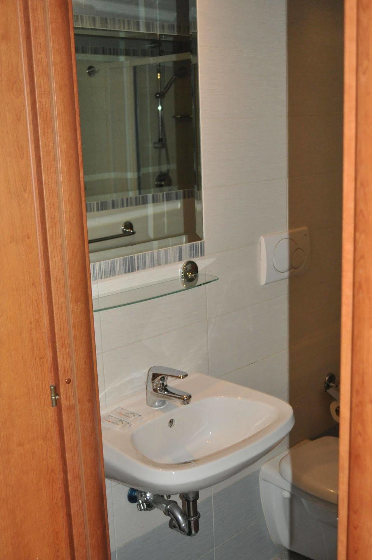 Seasons Guest house 2*