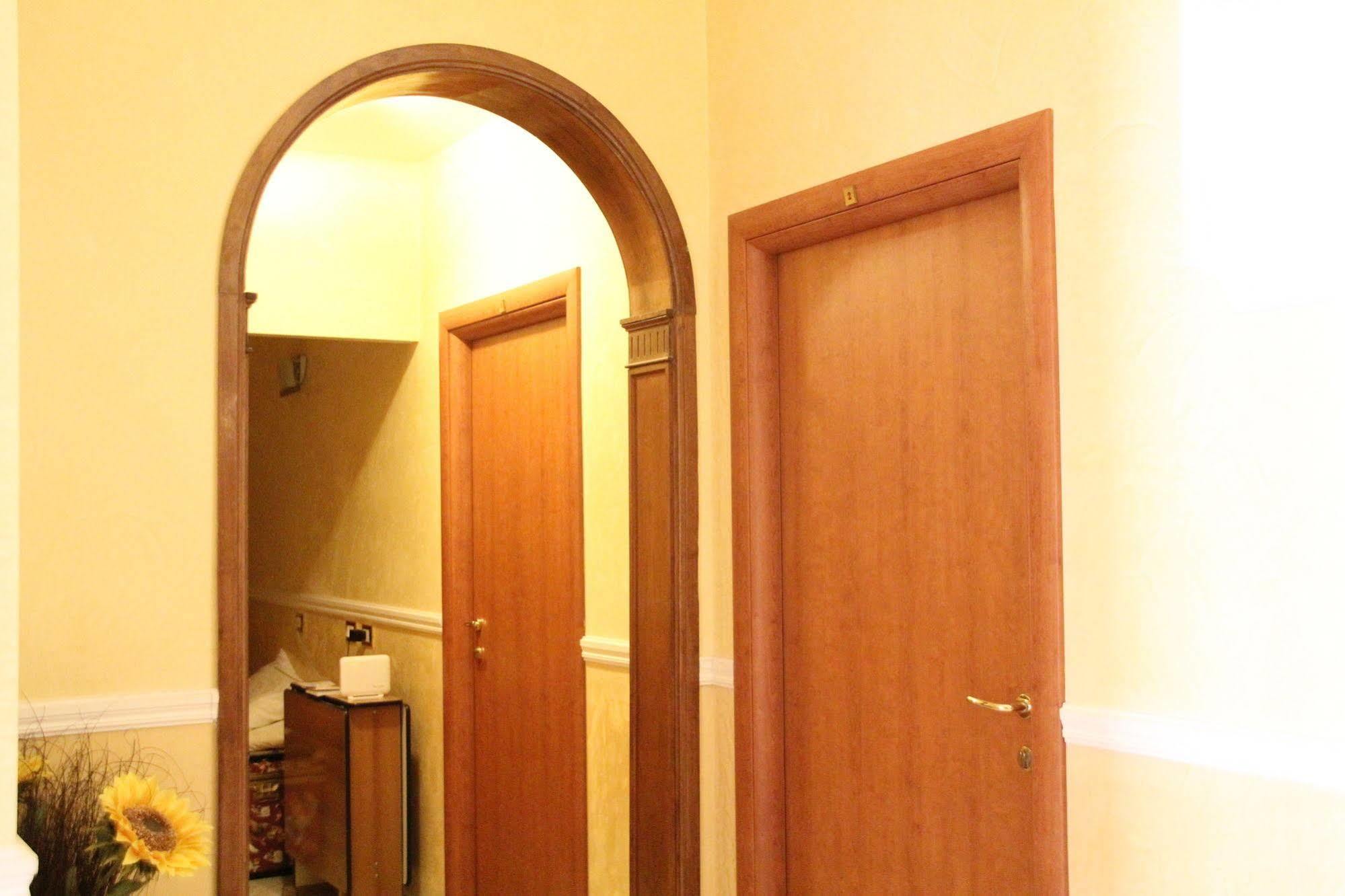 Seasons Guest house 2*