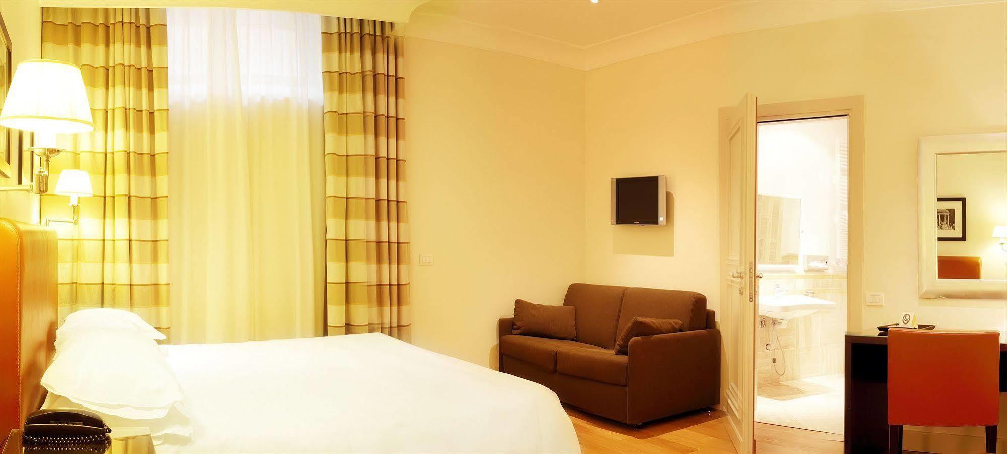 Hotel Santa Chiara Rome