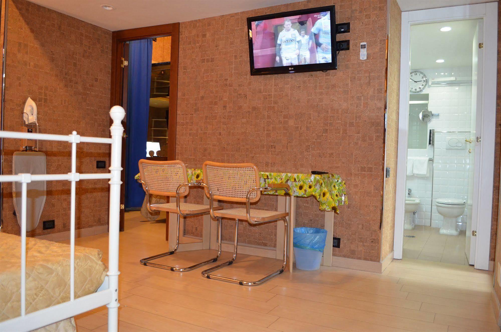 Aparthotel Candia 3*