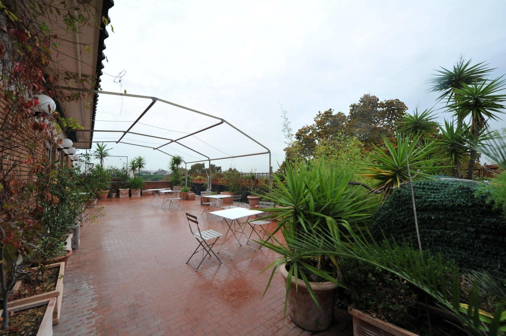 Roof Garden Zaccardi 2* Roma