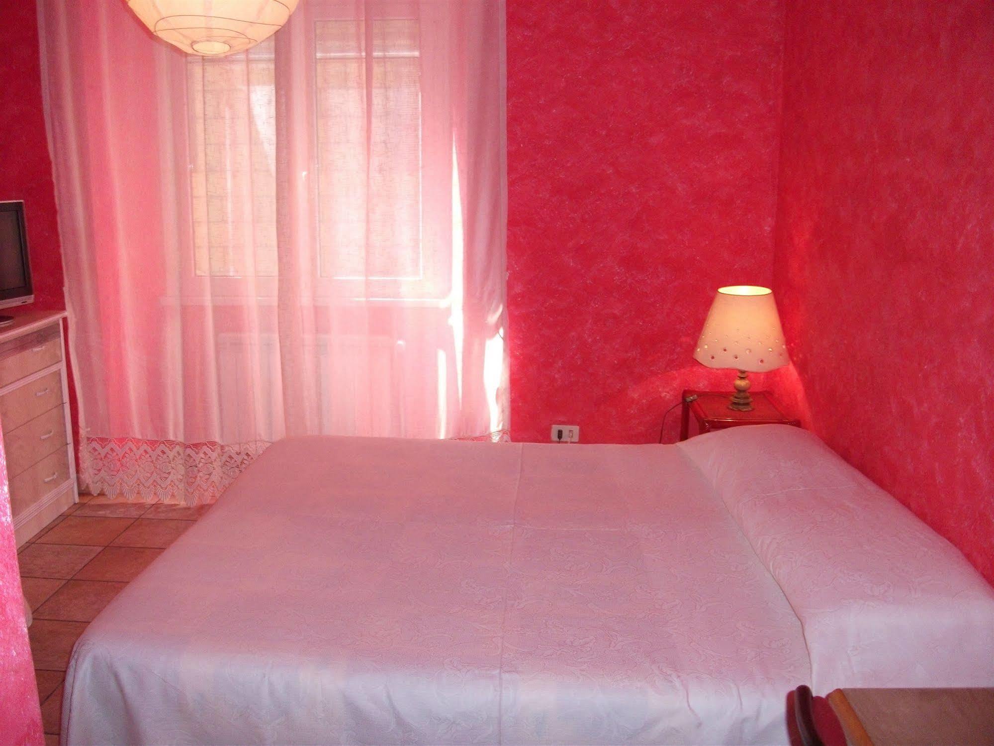 Max House 2* Rome