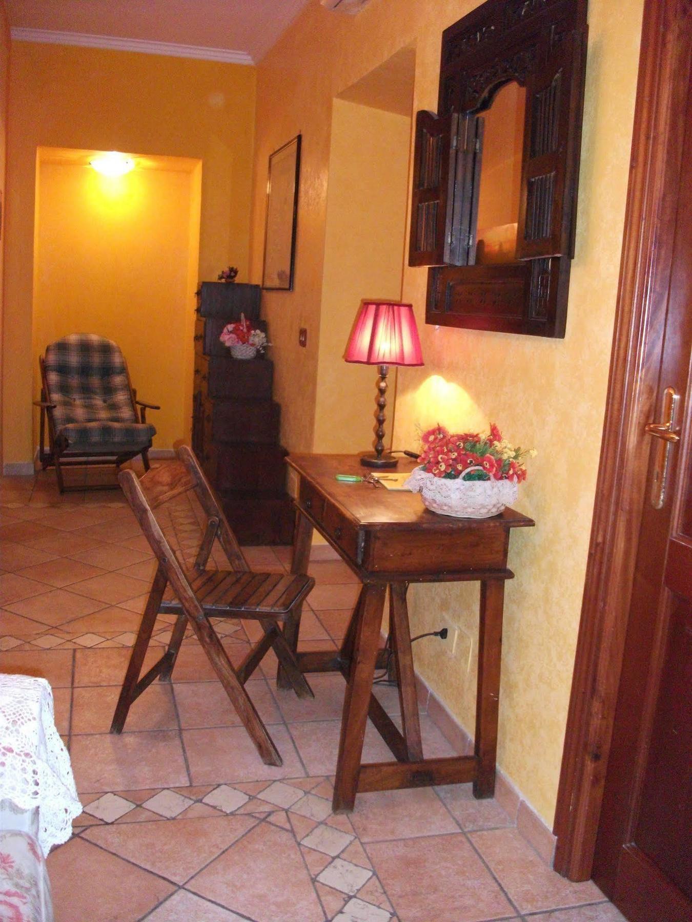 Max House Rome