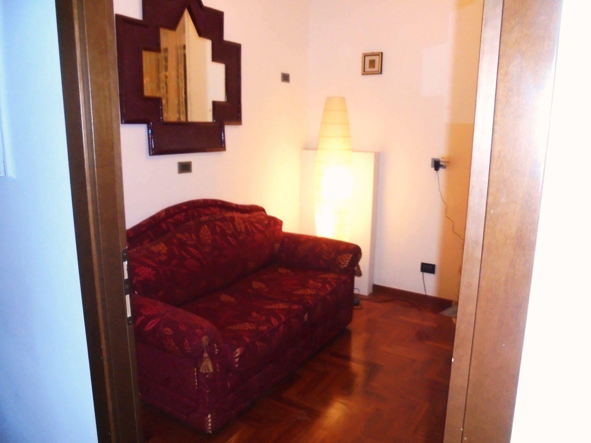 Max House Couette-café Rome