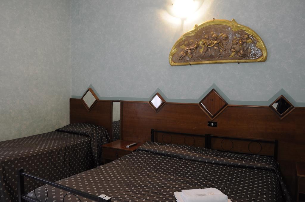Farini 2* Roma