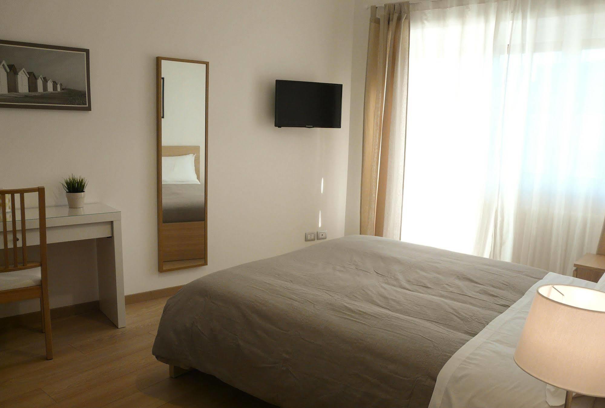 Atticoromantica 2* Rome