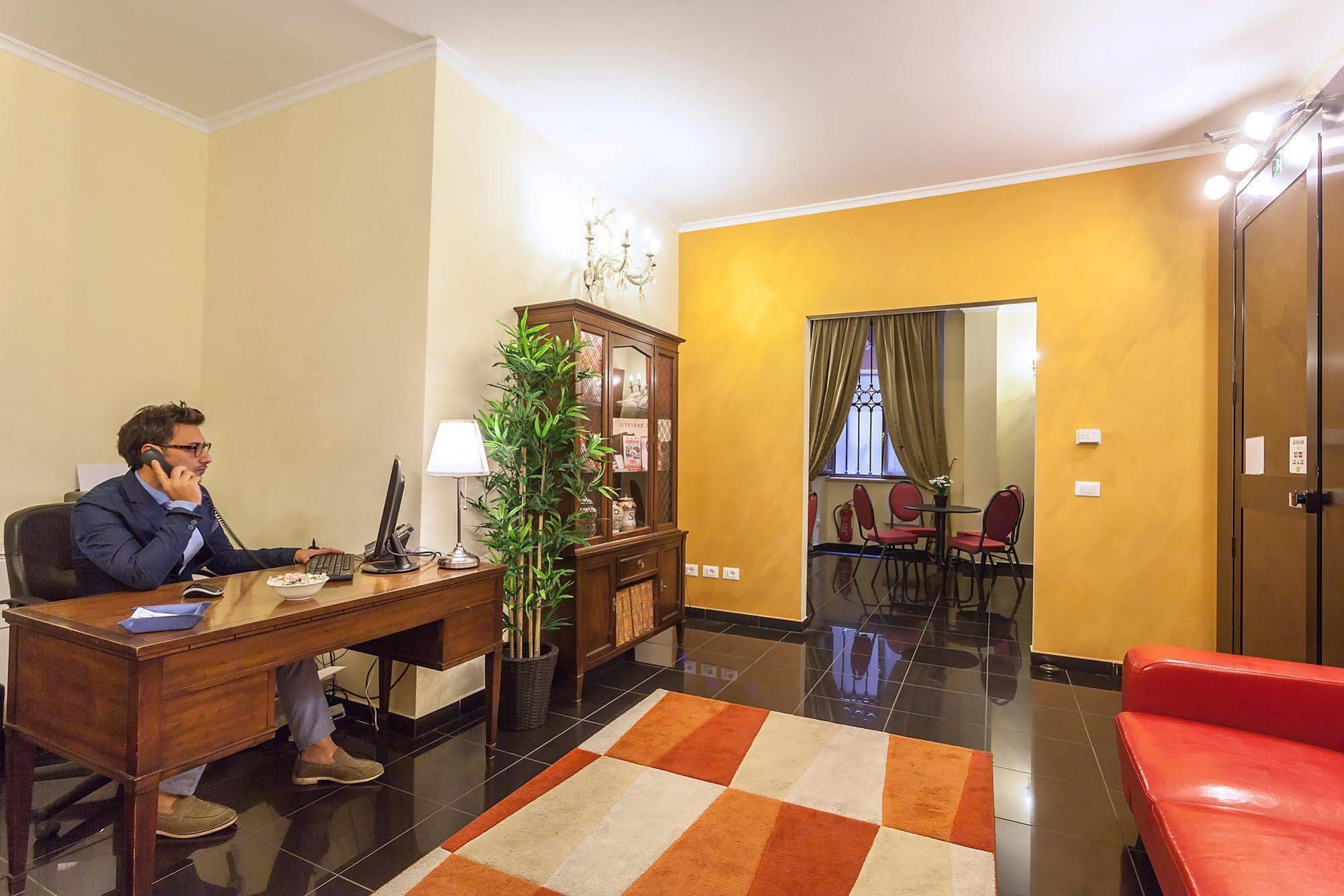 Hotel Regina Giovanna Rome