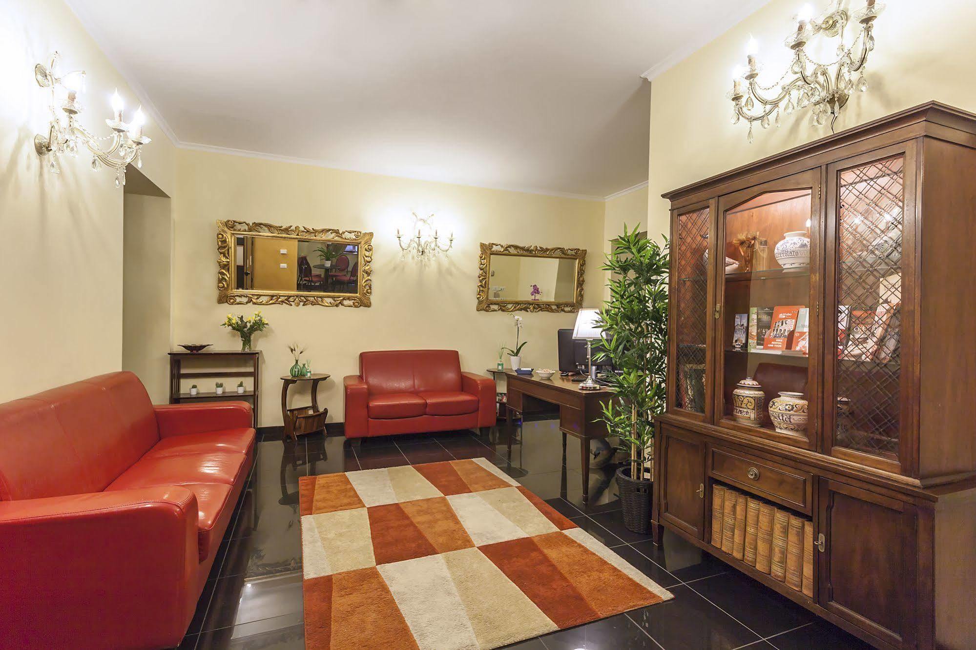 Hotel Regina Giovanna Rome