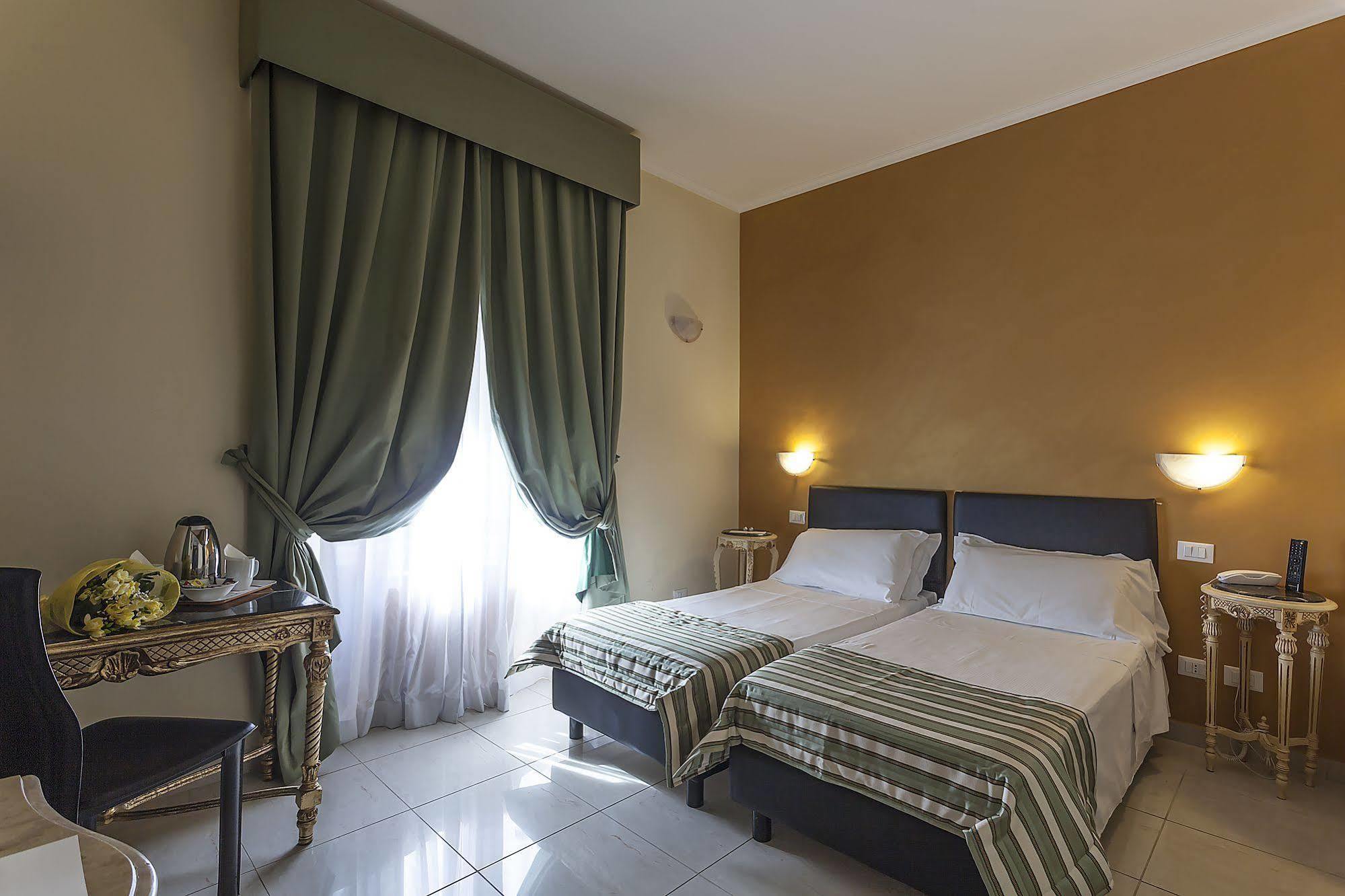 Hotel Regina Giovanna Rome
