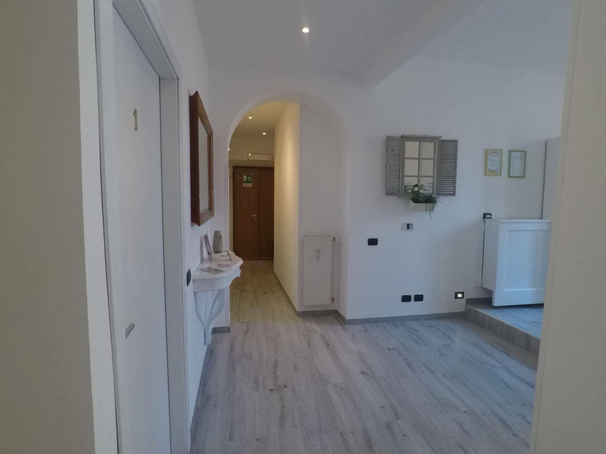 Julius Caesar 183 Guest house