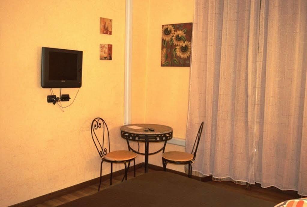Julius Caesar 183 Guest house 3*