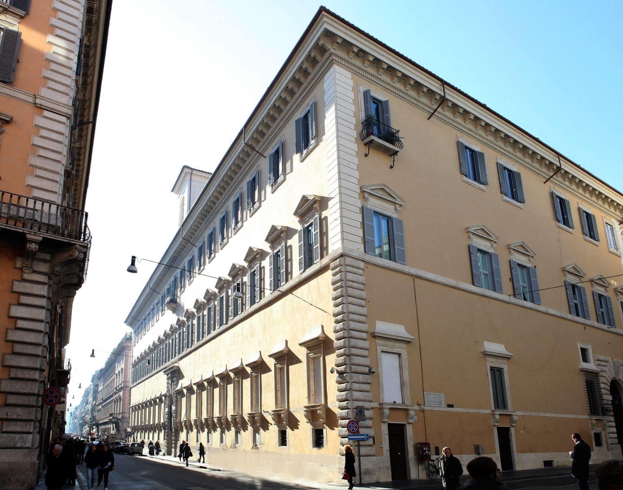 Bed & Breakfast Residenza Ruspoli Bonaparte 4*