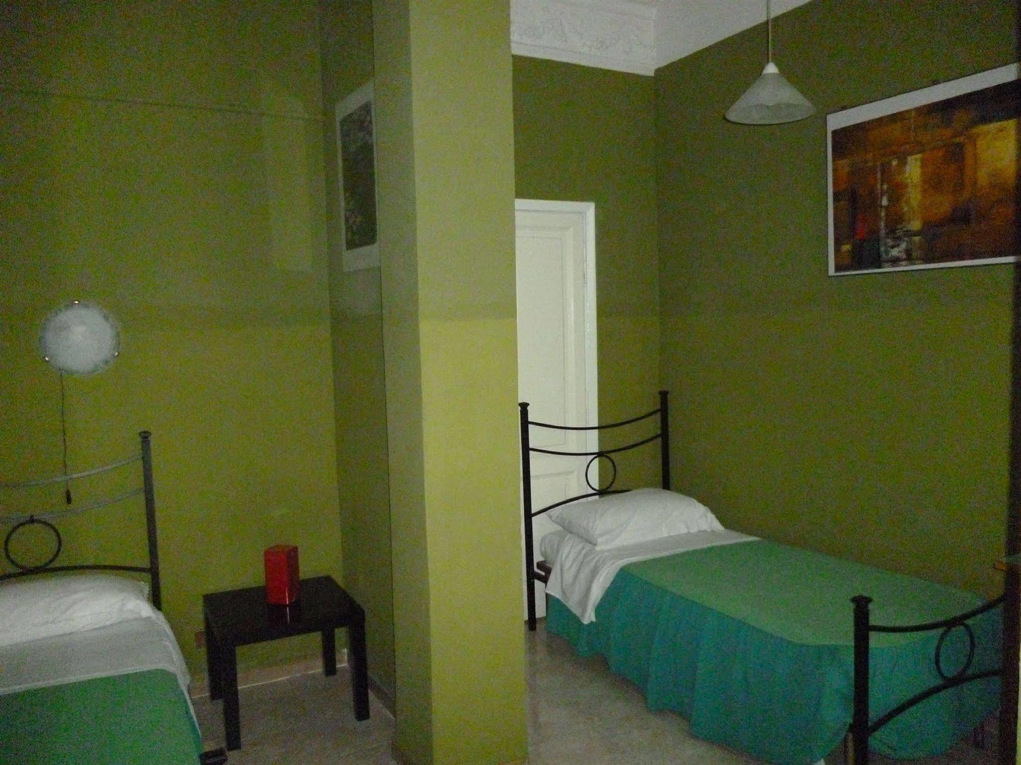 Hotel Giamaica For Girls & Ladies Only