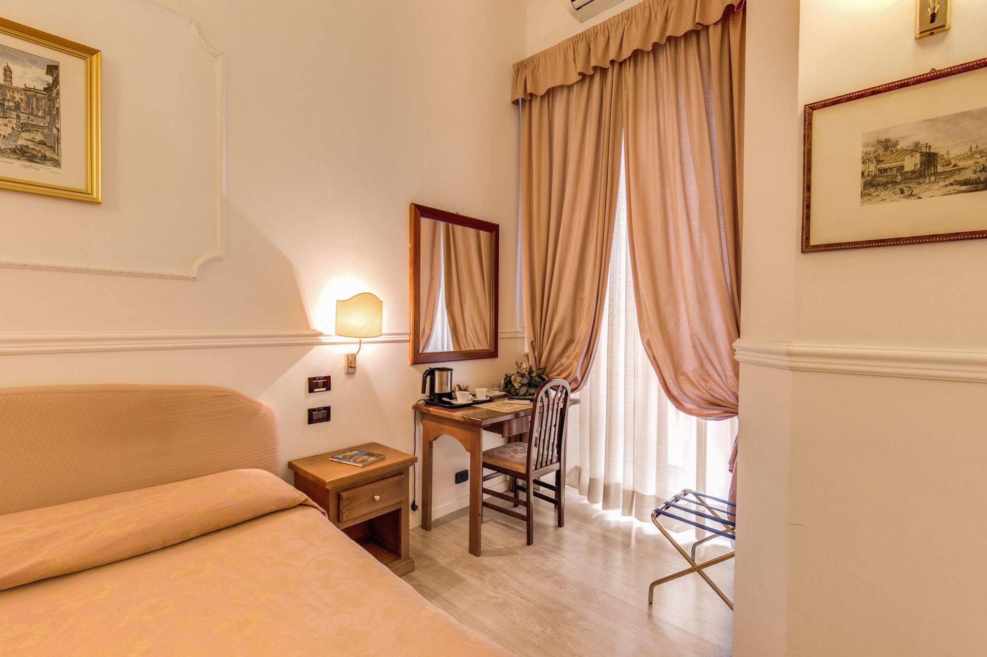 Hotel Martini 3*