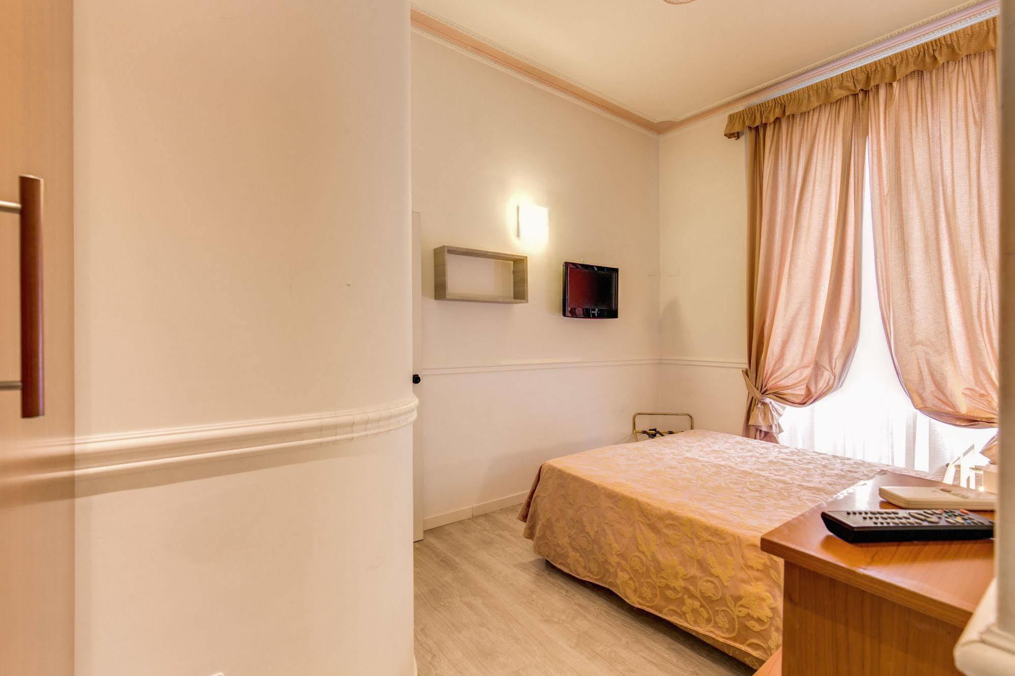 Hotel Martini 3*