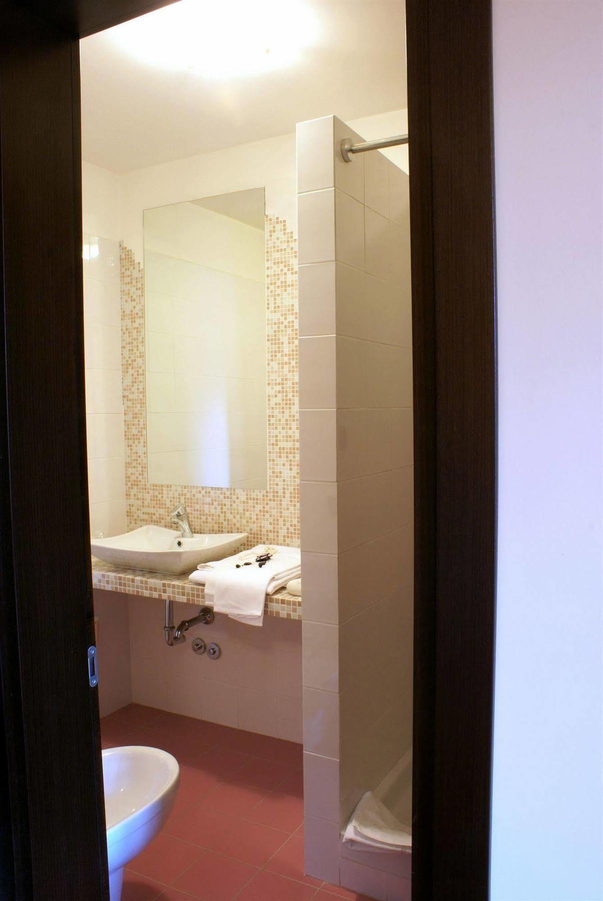 Hotel Versailles *