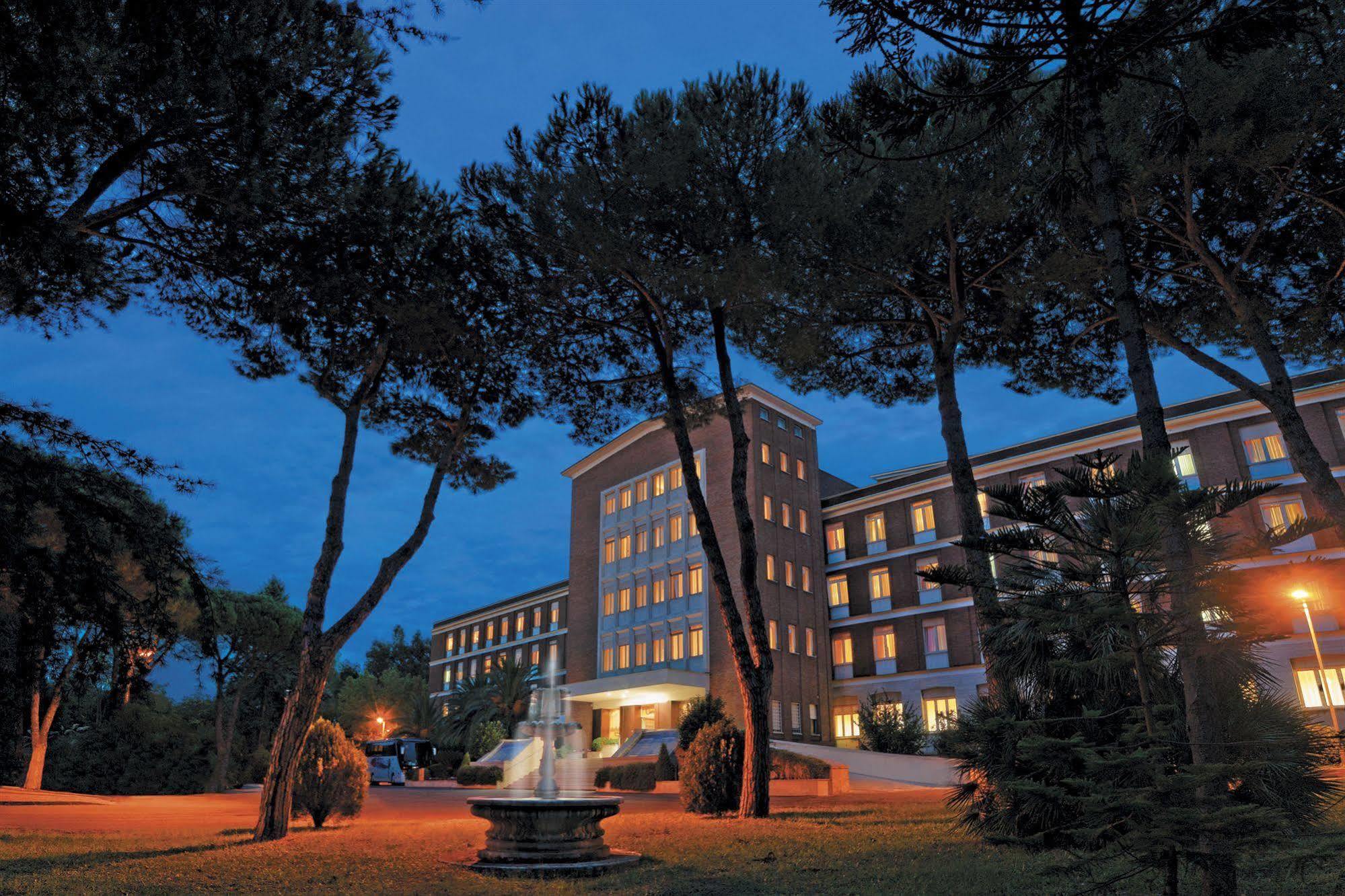Ele Green Park Pamphili Hotel 4*