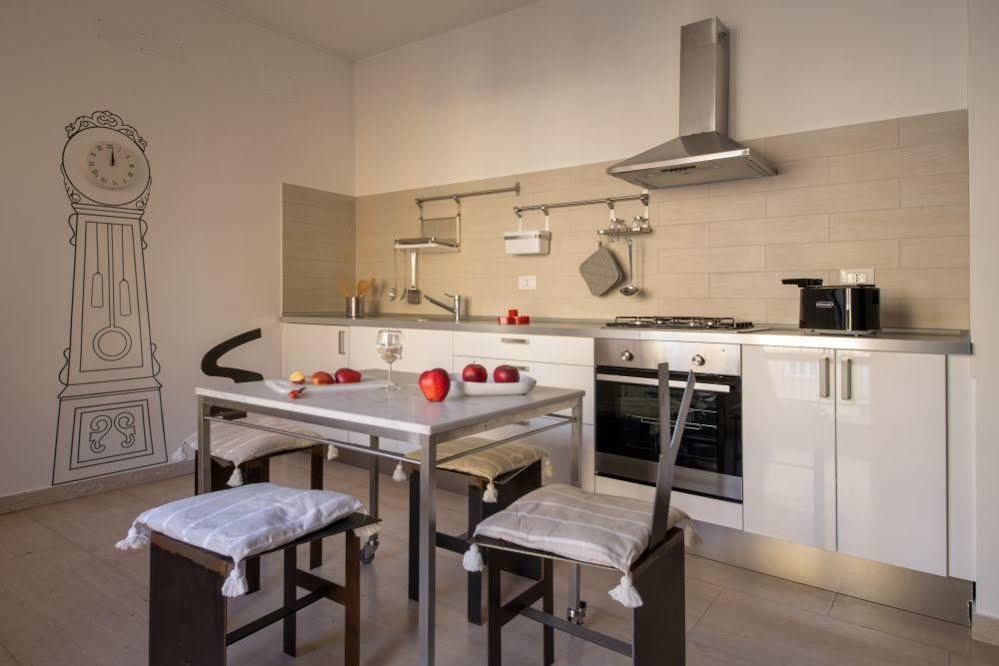 Aparthotel Iron Bridge Accommodation Rome