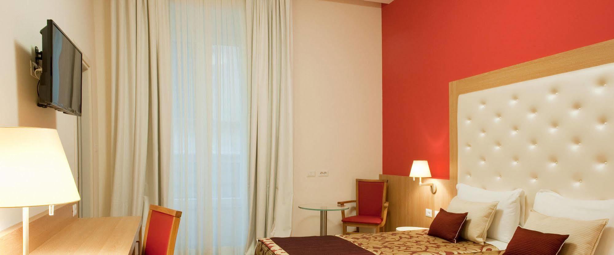 Navona Luxury Couette-café