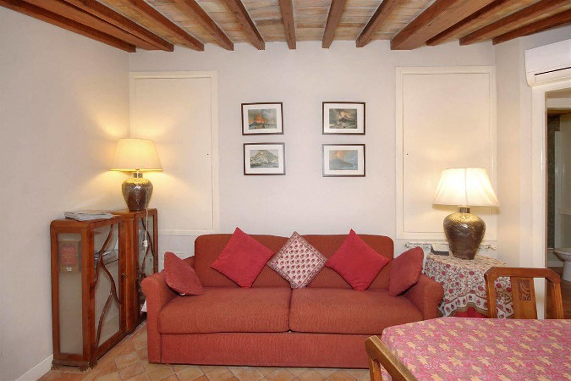 Apartment Frattina *