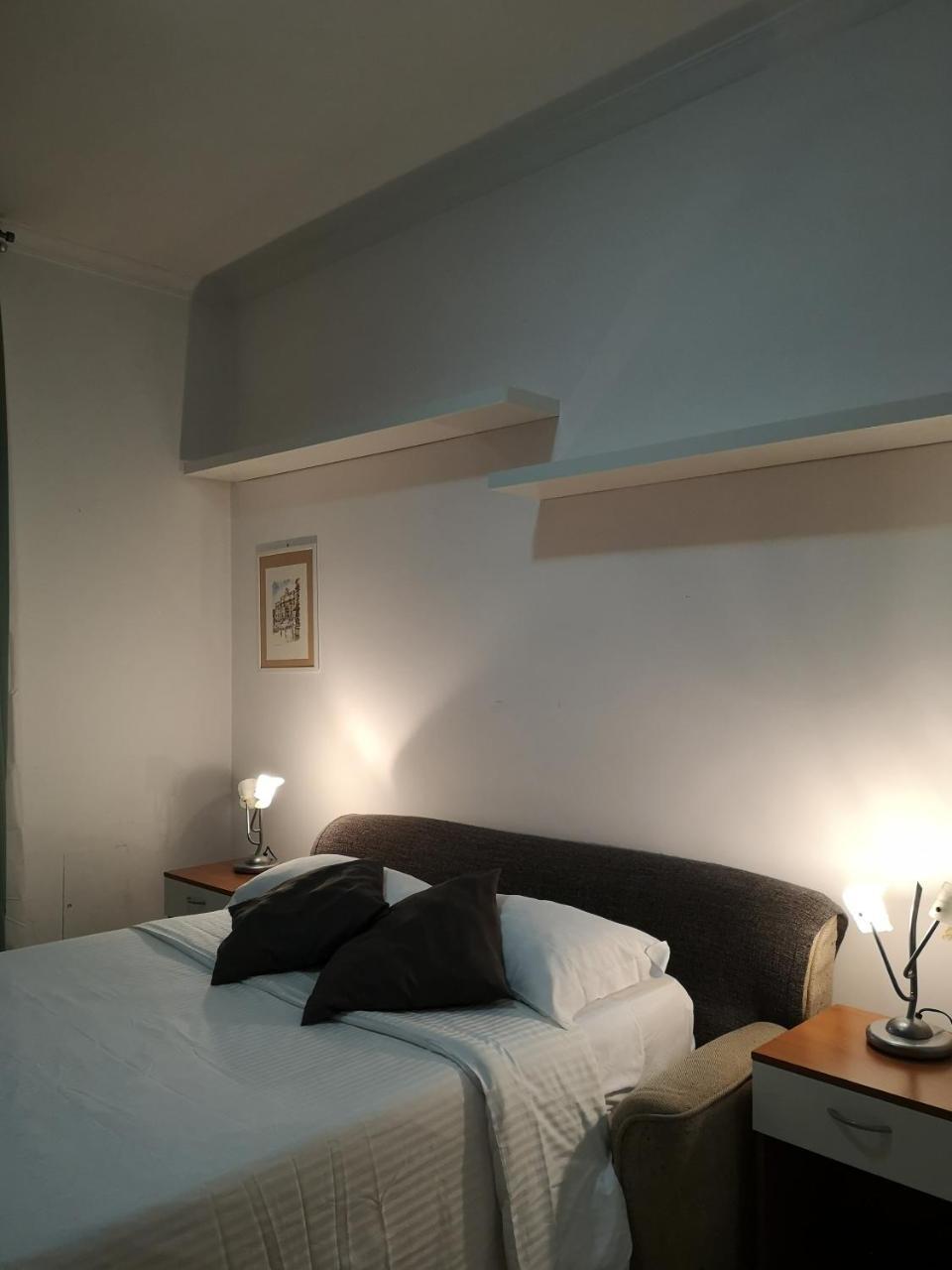 Guest house Suites Holiday Rooms *