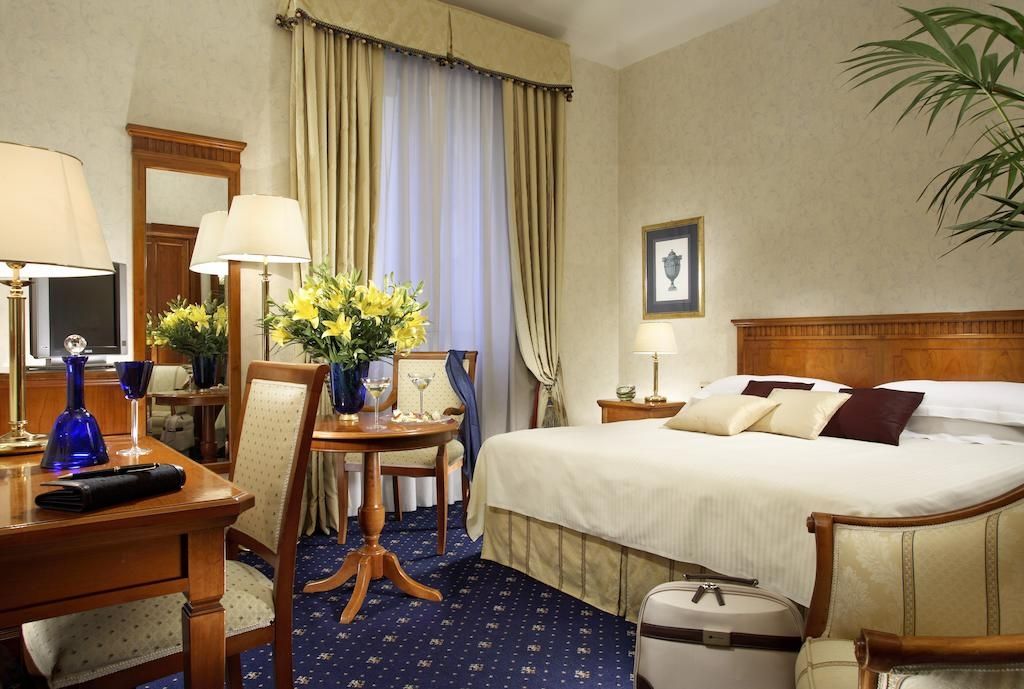 Unaway Empire Hotel