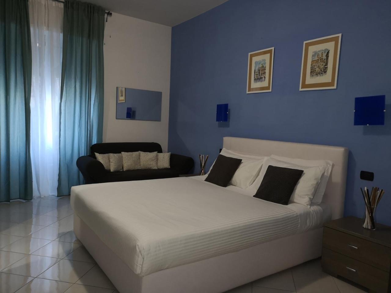 Guest house Suites Holiday Rooms