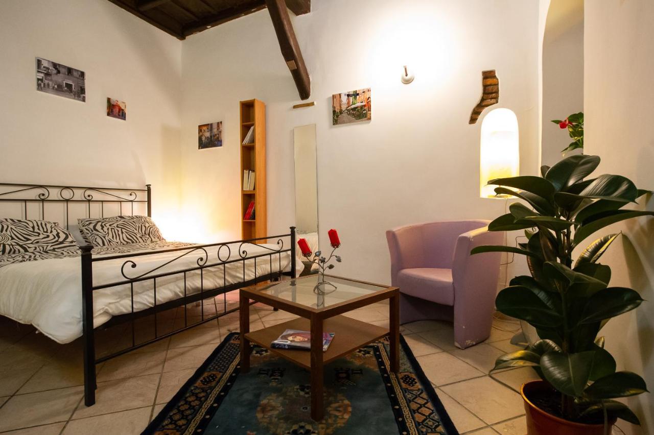 Justacasa Scala Trastevere Rome