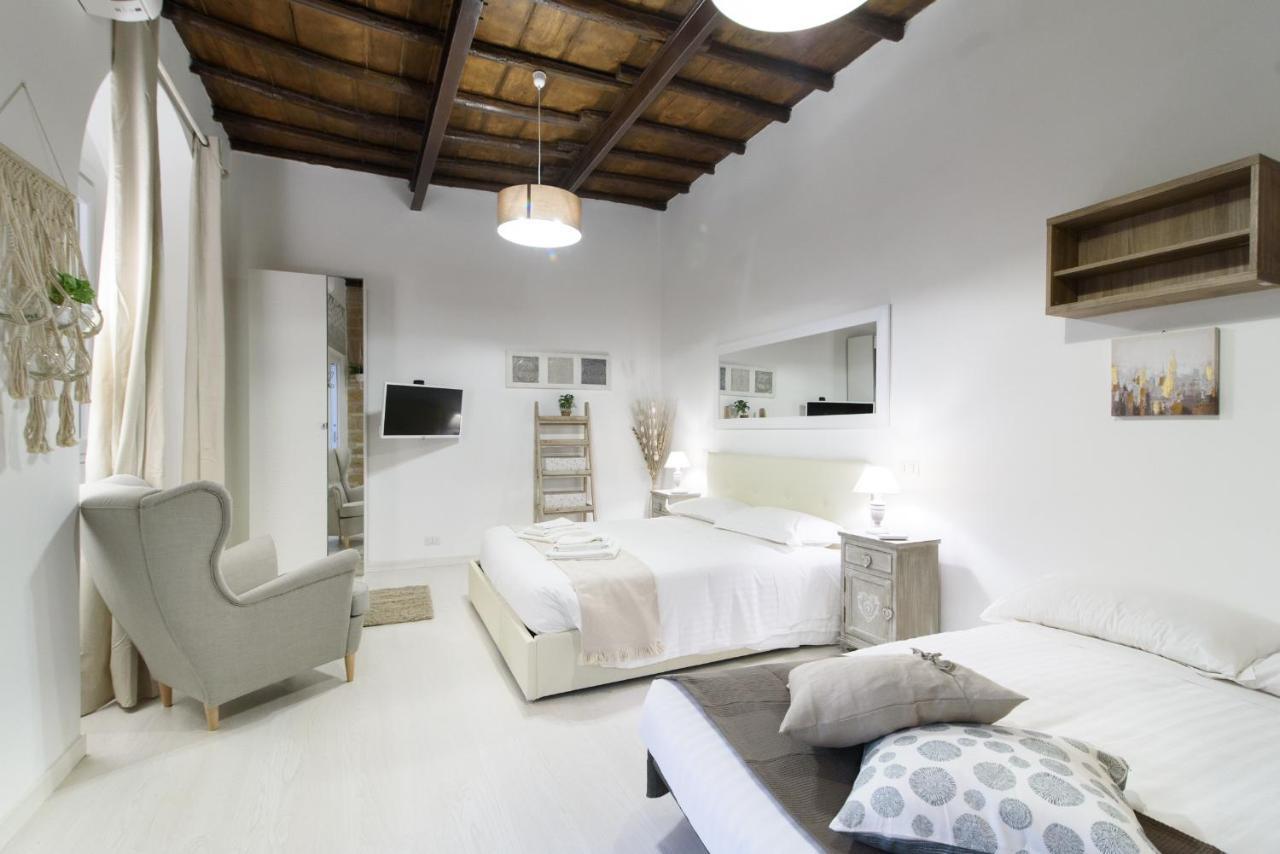 White Ostilia * Rome