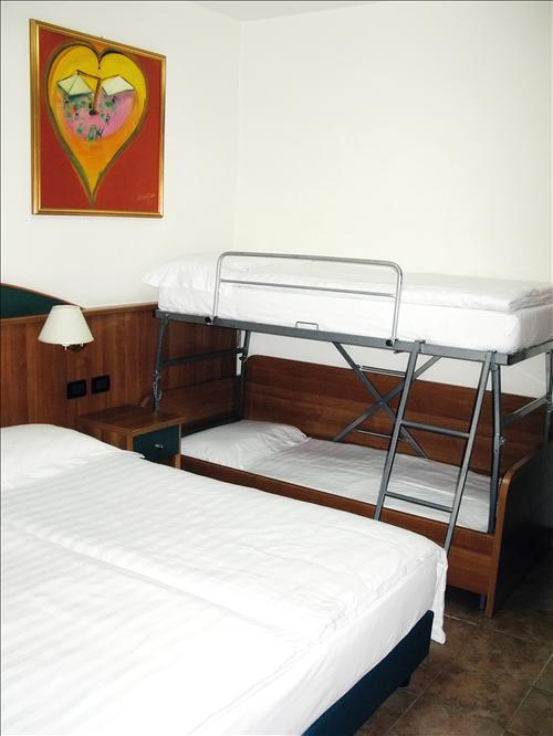 Hostel Yellowsquare