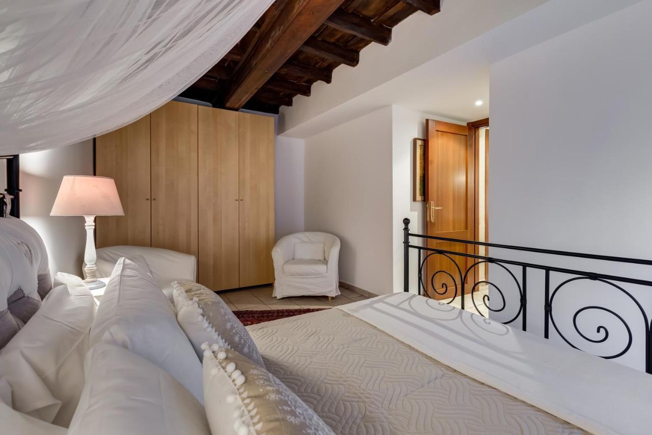 Trevi Fountain Apartment *